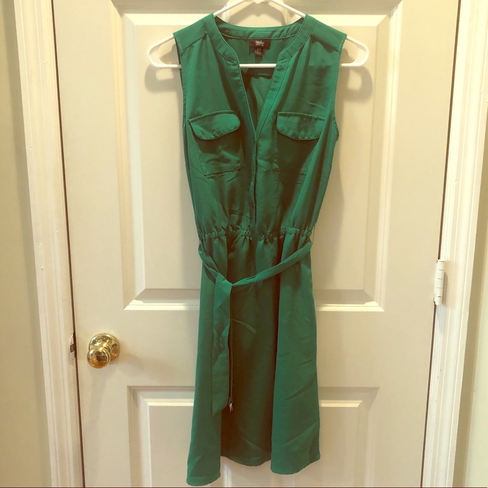 X small sleeveless green dress